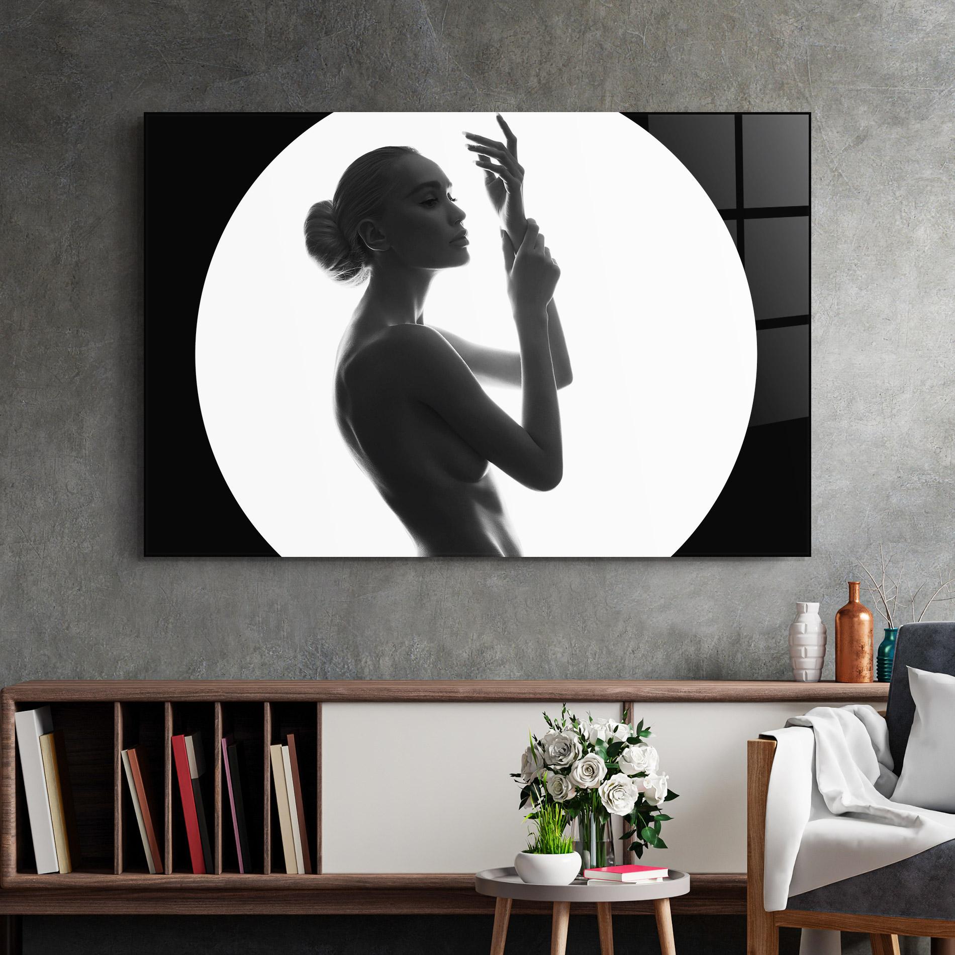 Tablou Sticla Circle Woman Body mockup 2