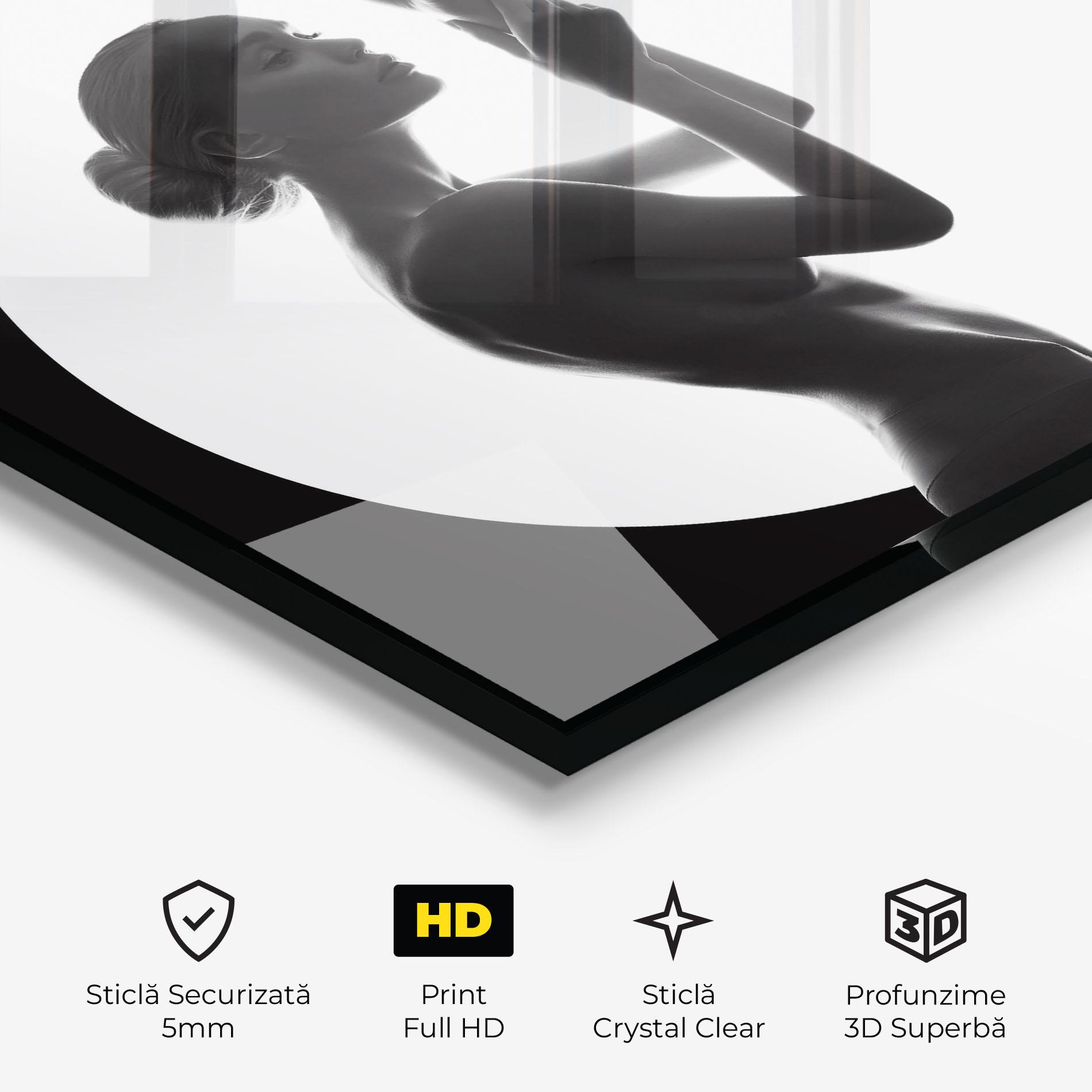 Tablou Sticla Circle Woman Body mockup 3