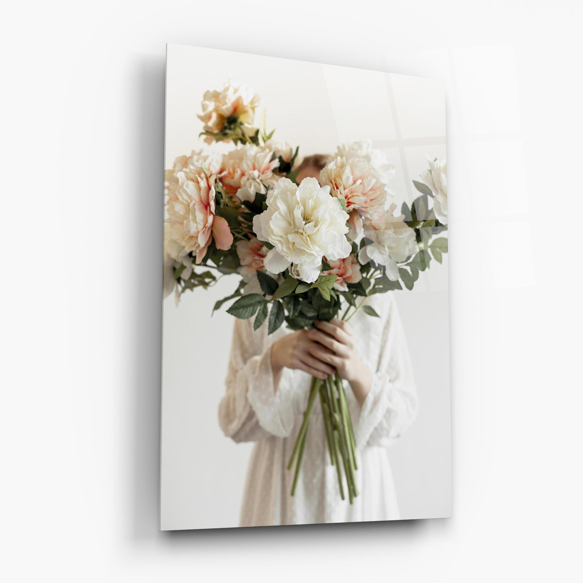 Tablou Sticla Bouquet Holding mockup 6