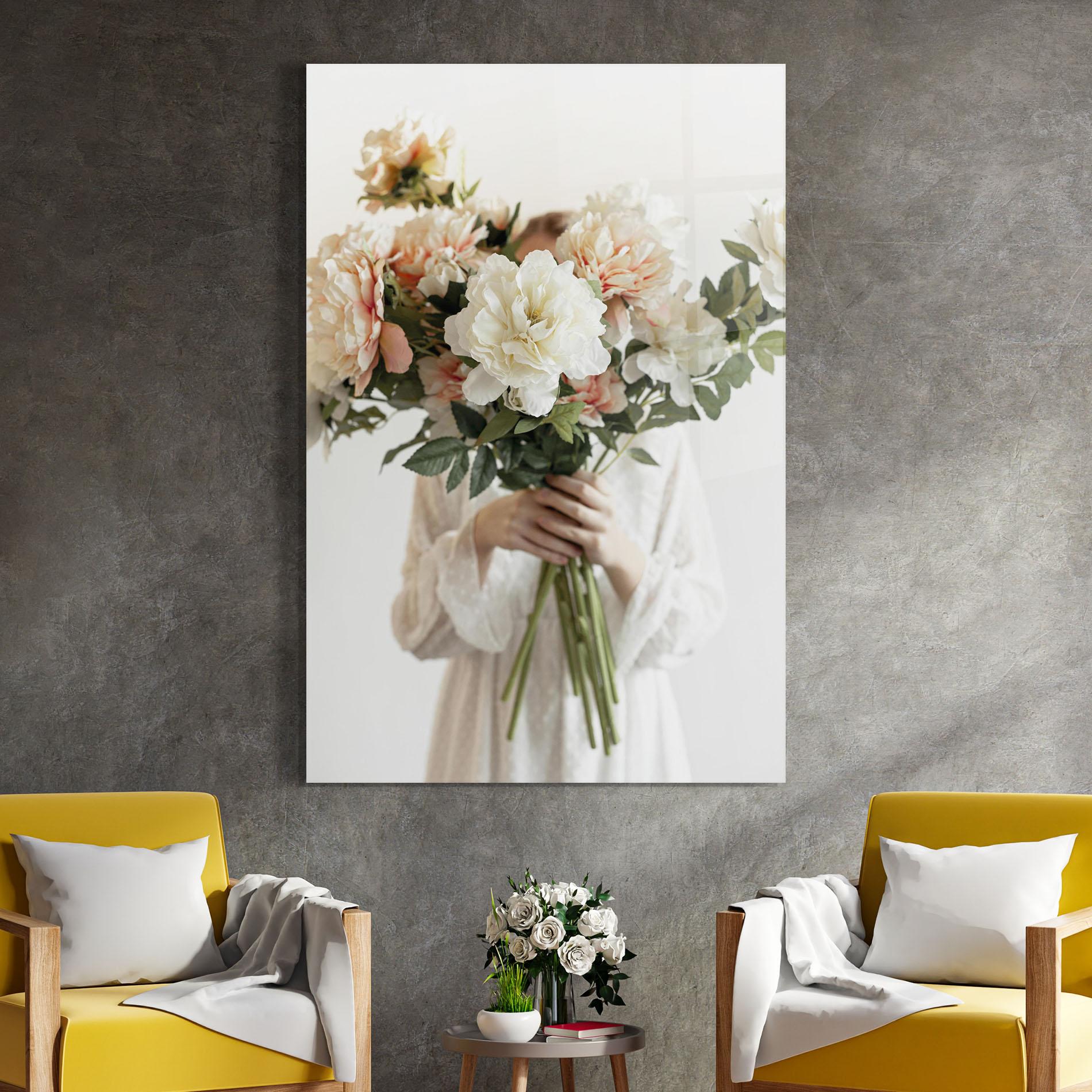 Tablou Sticla Bouquet Holding mockup 4