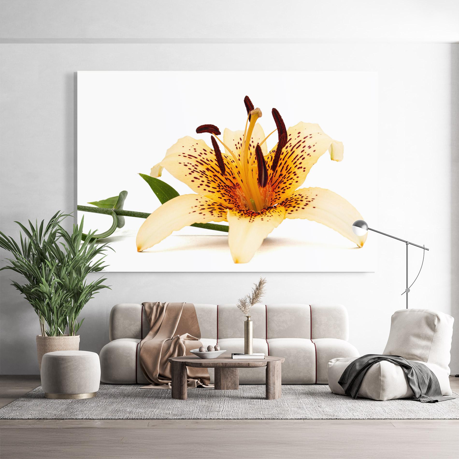 Tablou Sticla Big Yellow Lily mockup 9