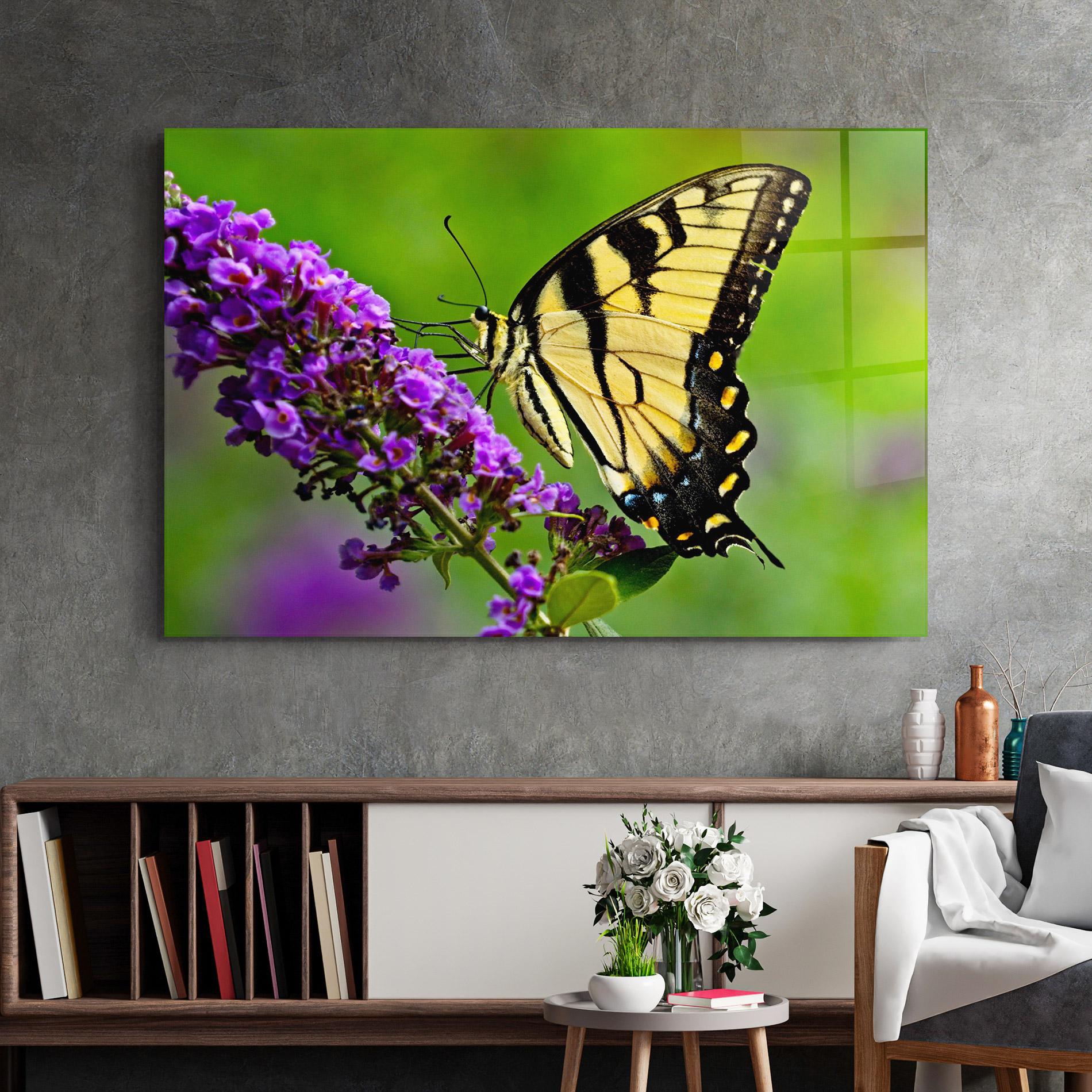 Tablou Sticla Cream Wild Butterfly mockup 2