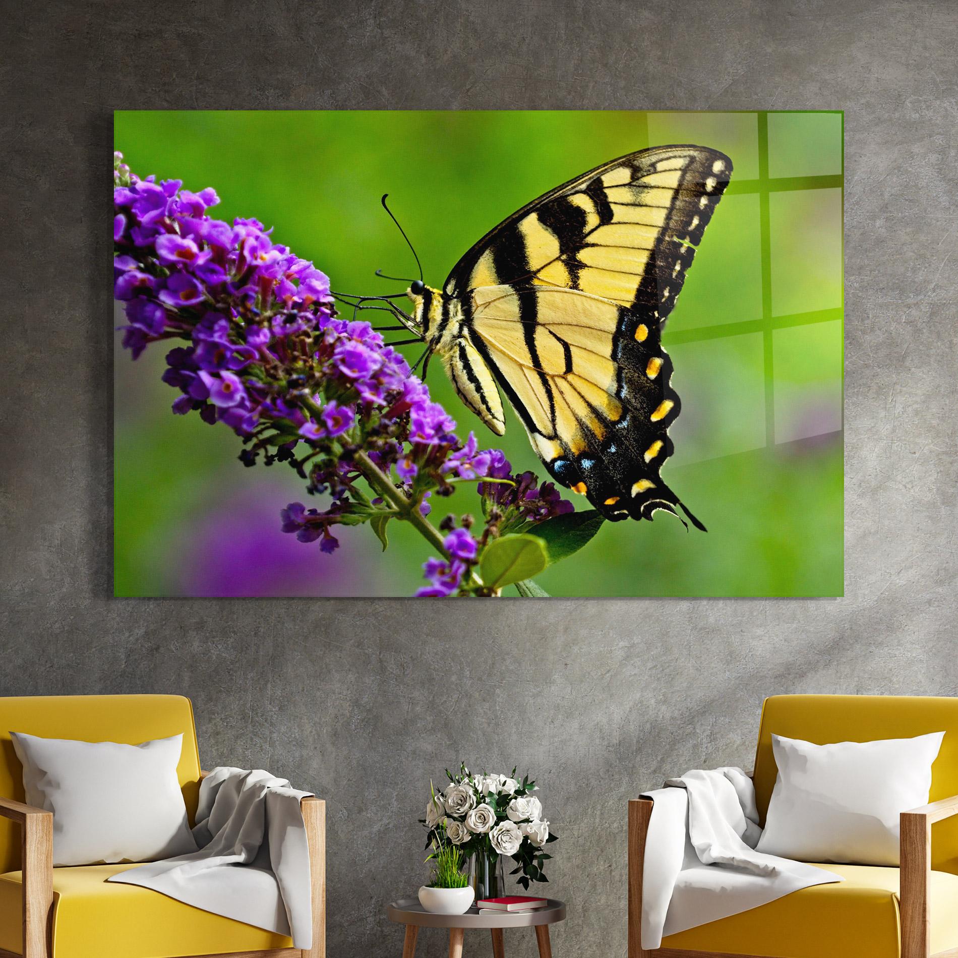 Tablou Sticla Cream Wild Butterfly mockup 4