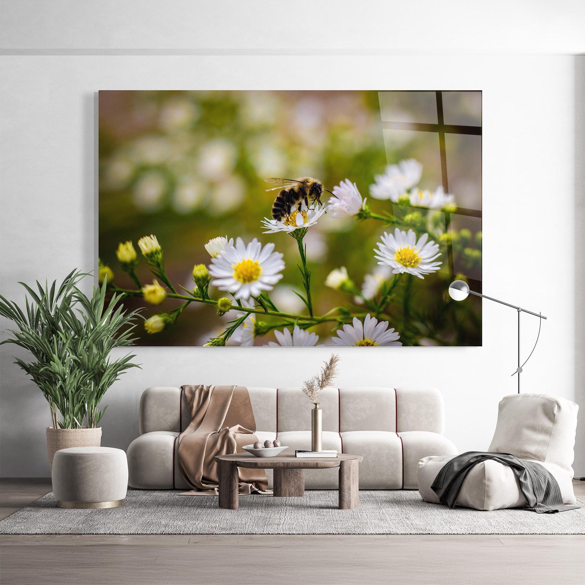 Tablou Sticla Bee On Small Flower mockup 9