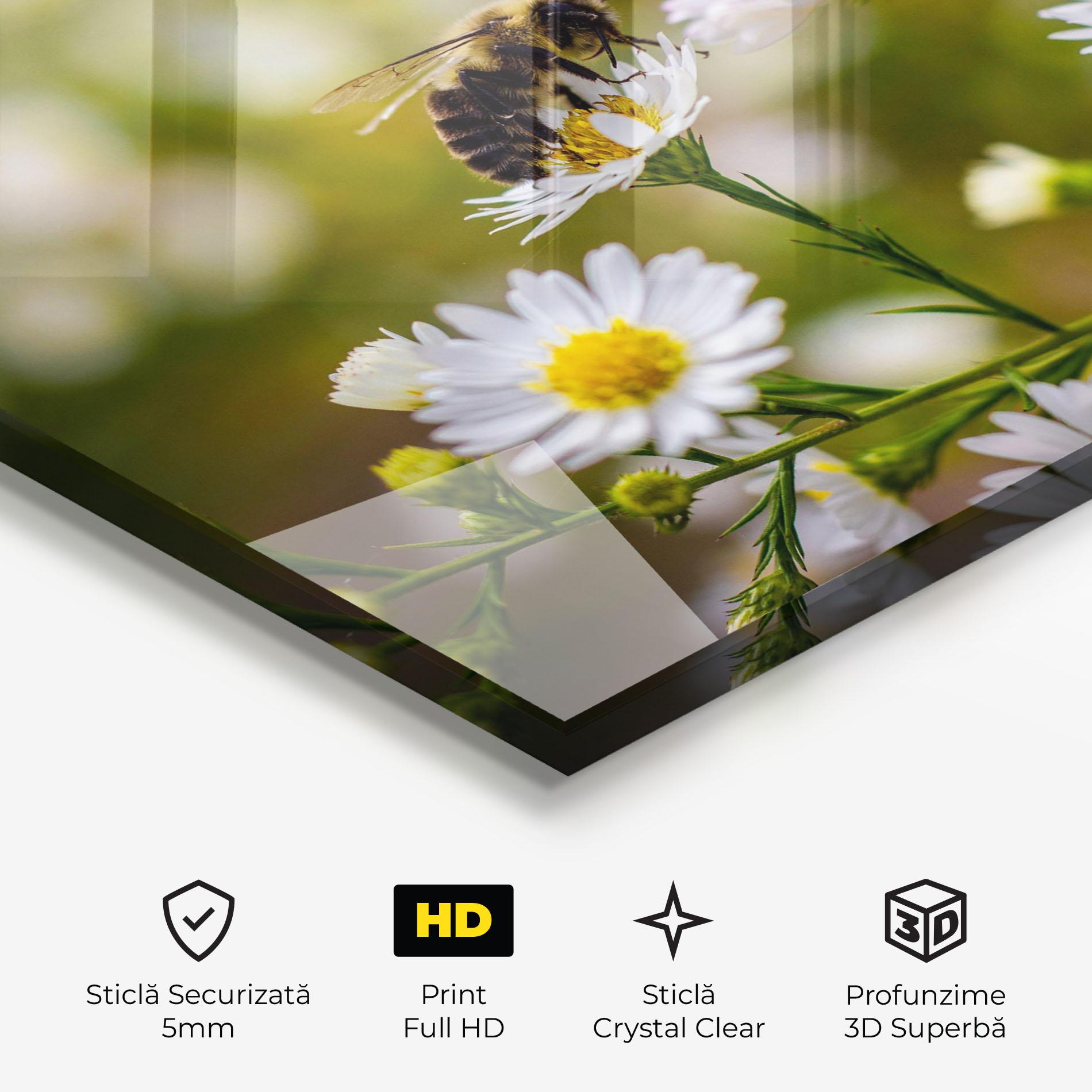 Tablou Sticla Bee On Small Flower mockup 3
