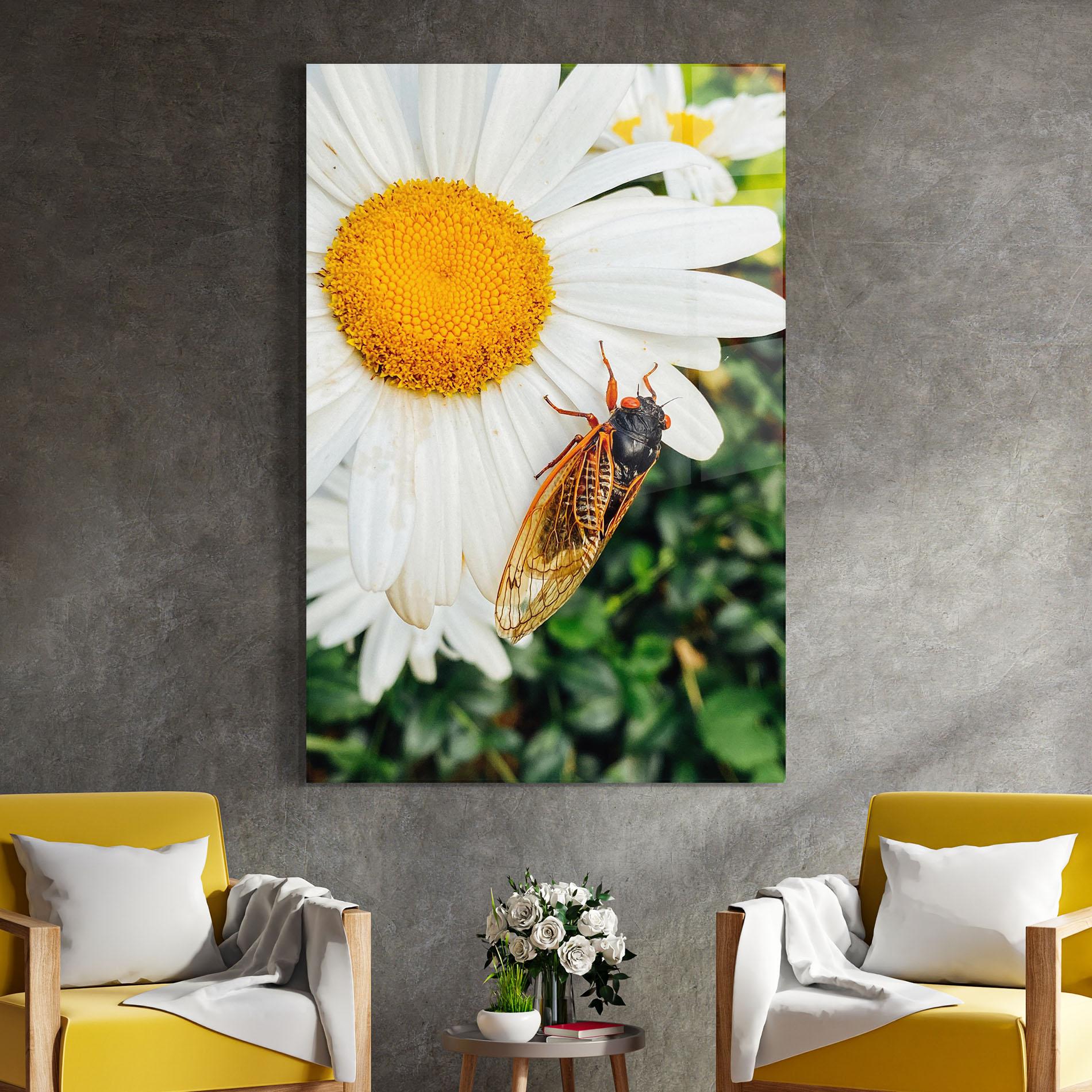 Tablou Sticla Bug On The Daisy mockup 4