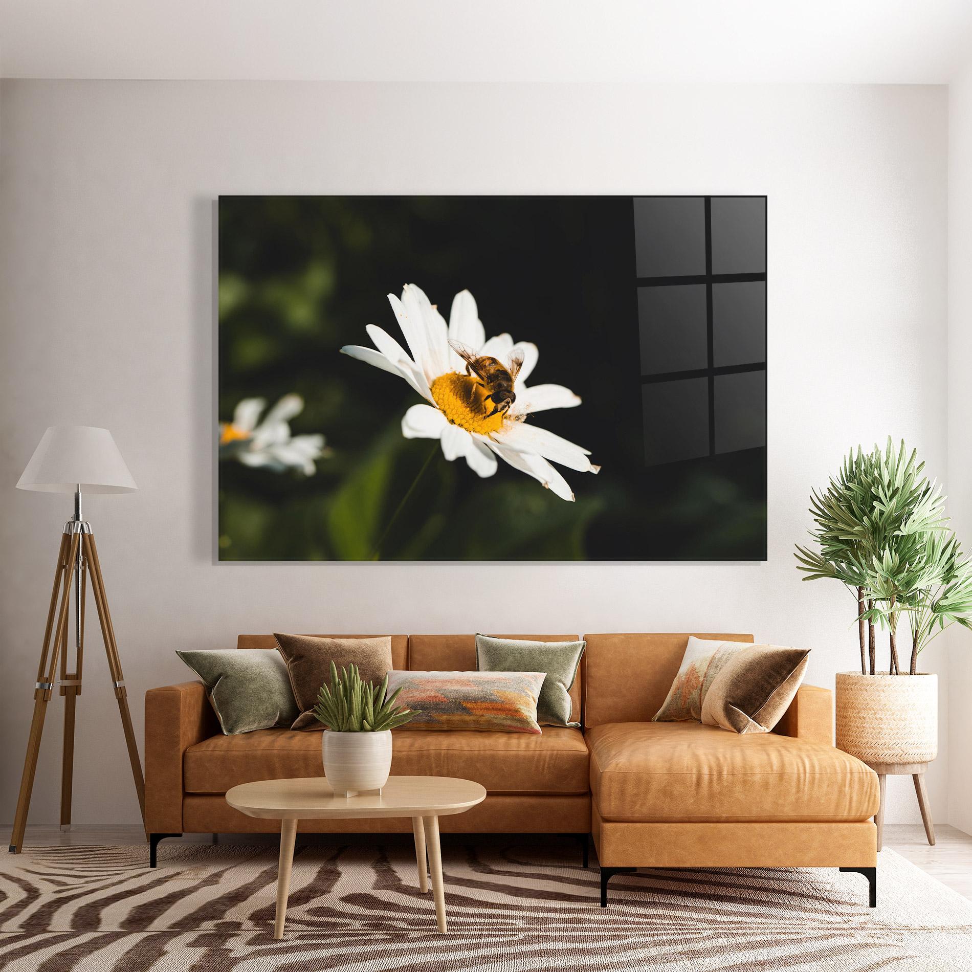 Tablou Sticla Bee Flying On Daisy mockup 7