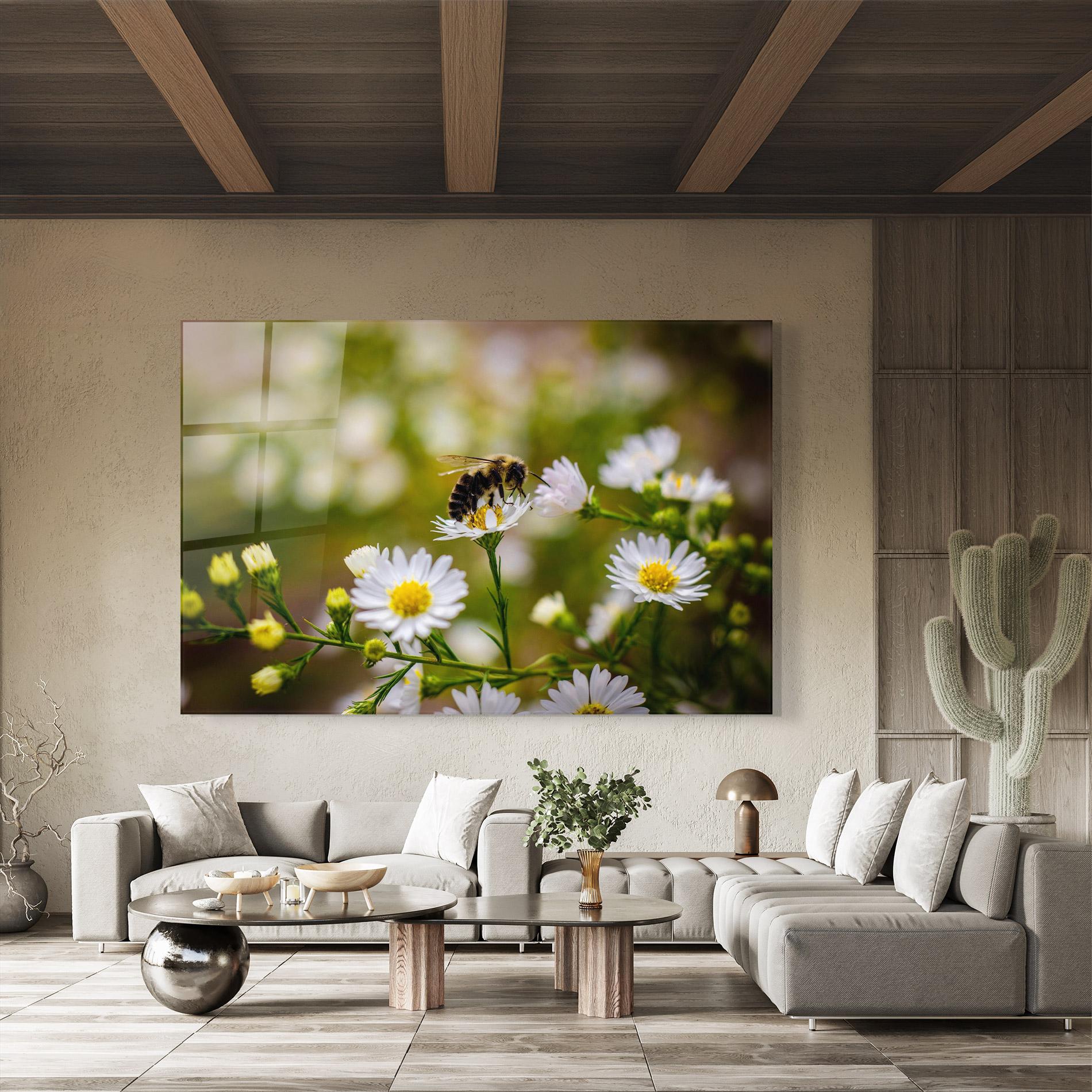 Tablou Sticla Bee On Small Flower mockup 8