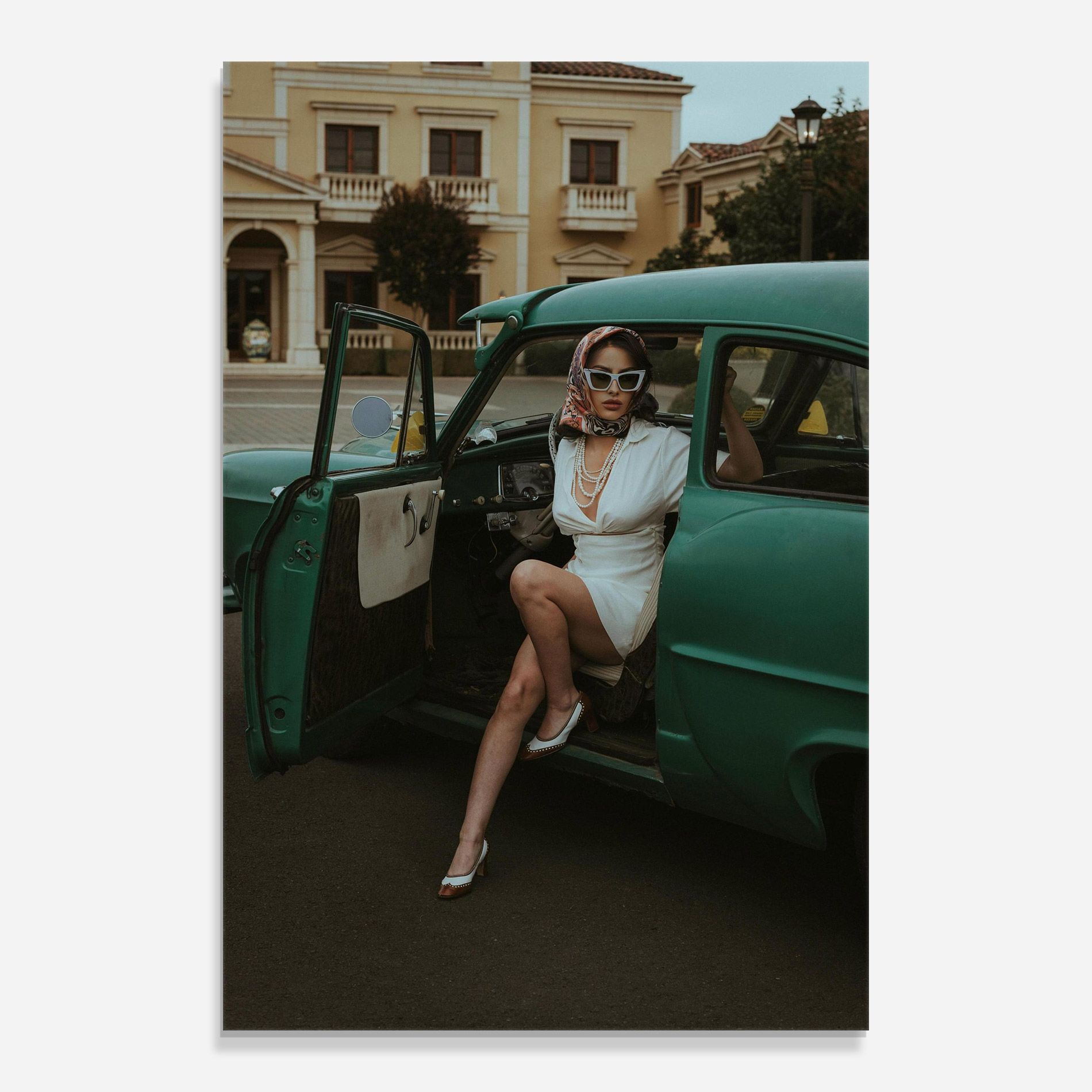 Lady Vintage Cat mockup 0