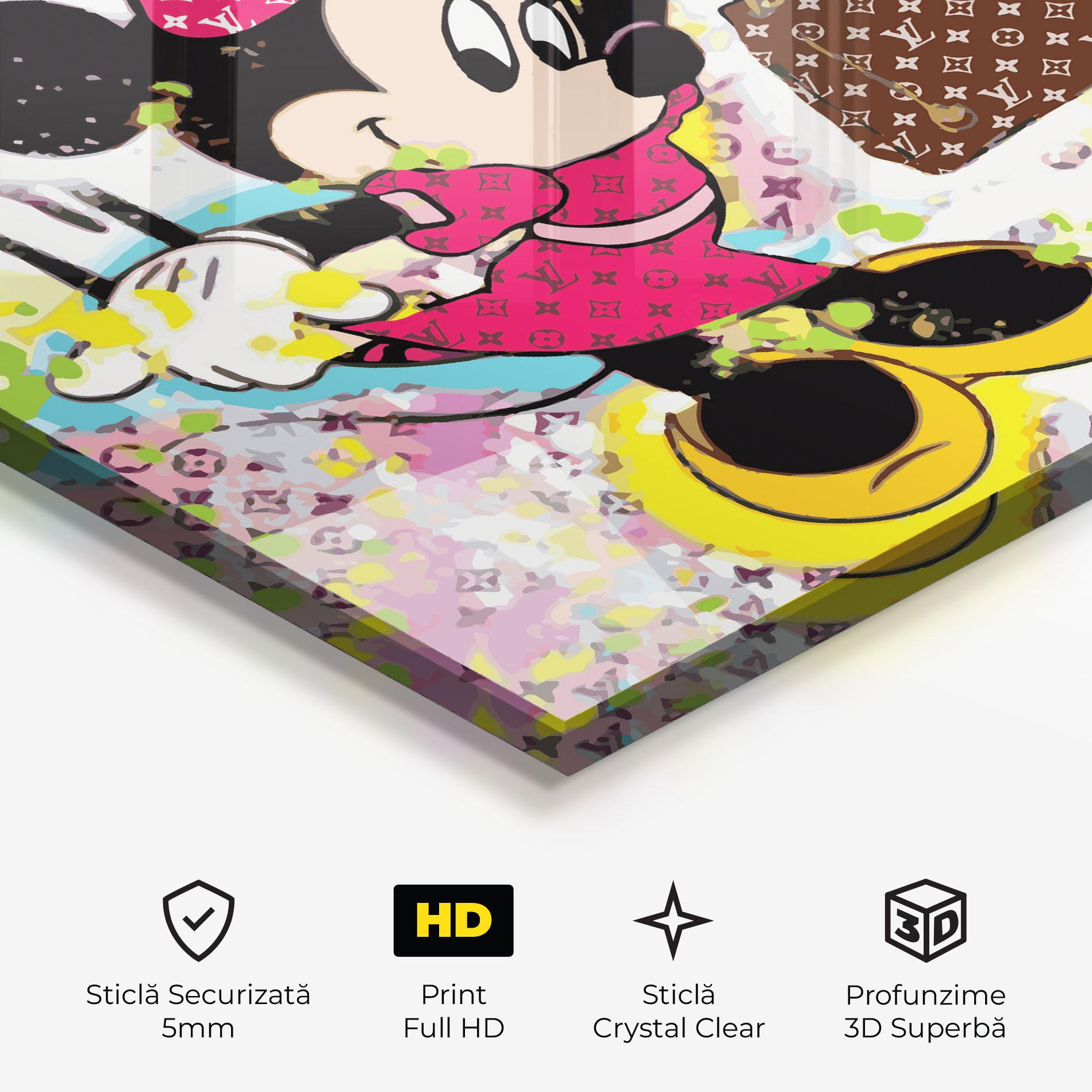 Tablou Sticla Minnie Comes Back In Fashion mockup 3