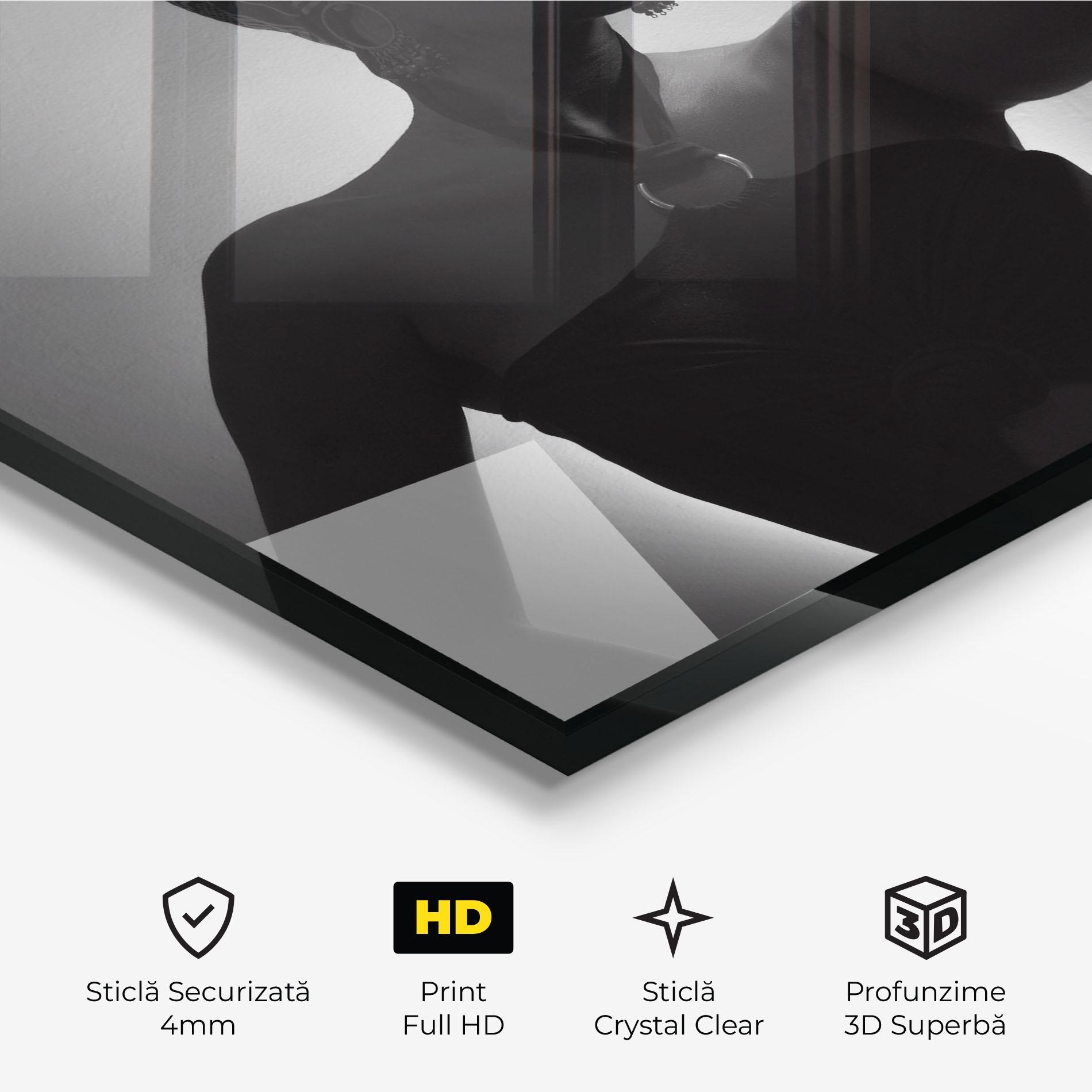 Tablou Sticla African Woman Shadow mockup 3