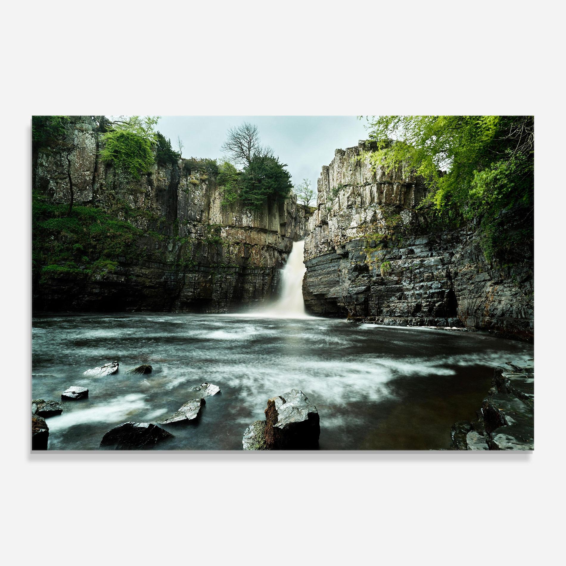 Tablou Sticla Beautiful Water Falling mockup 0