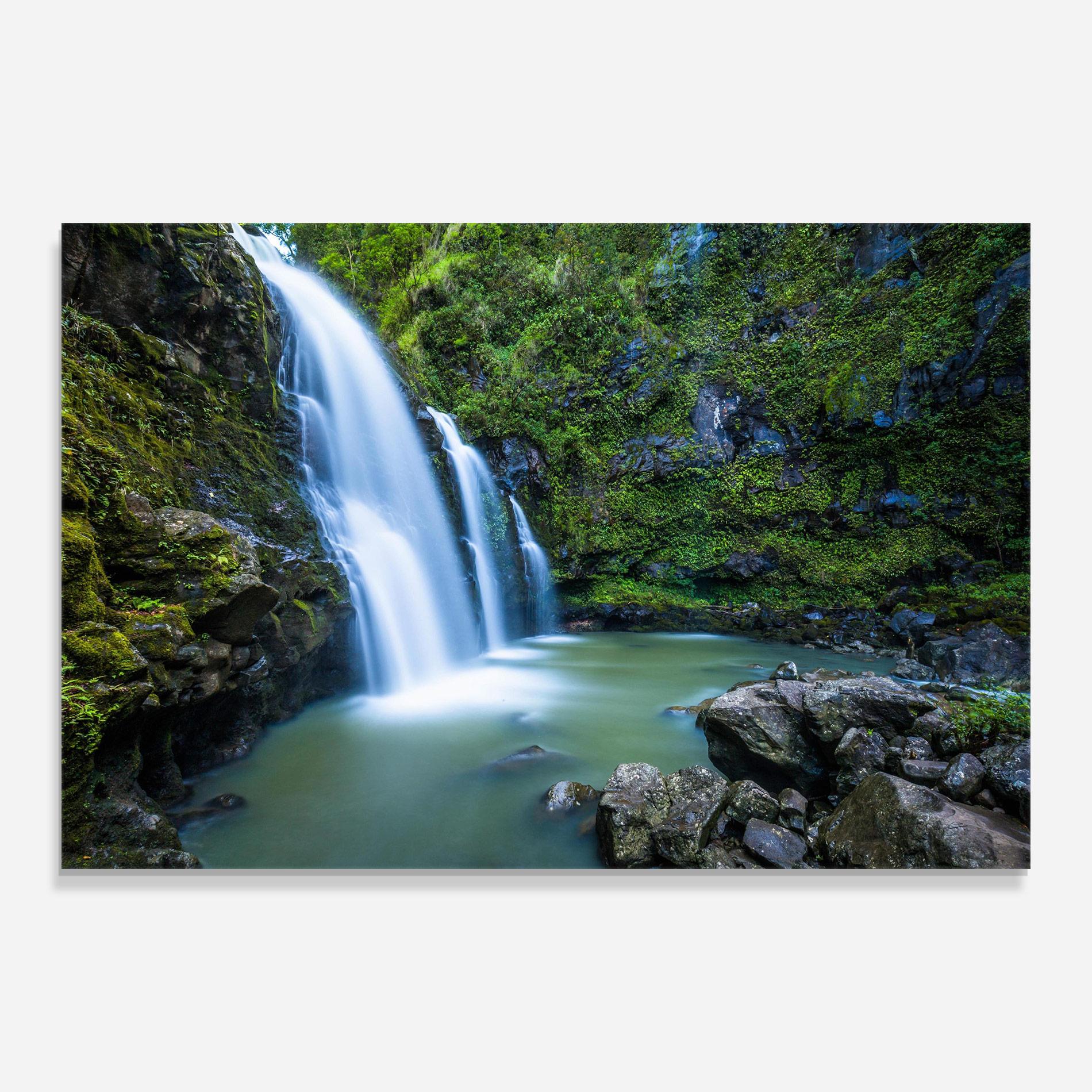 Tablou Sticla Swimming In Waterfall mockup 0