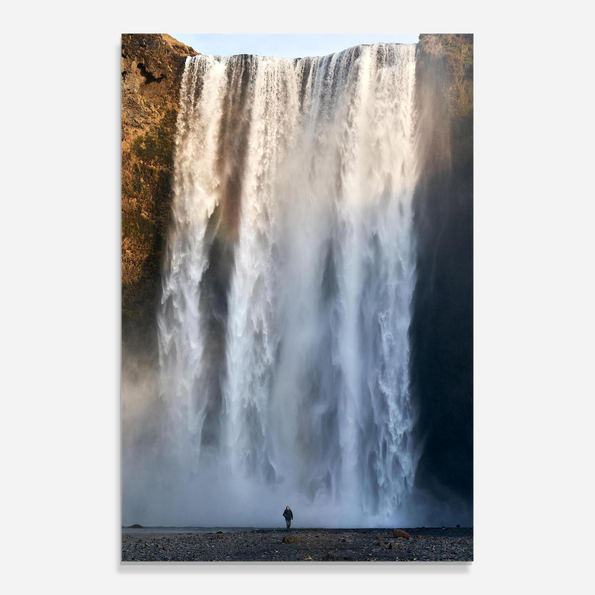 Tablou Sticla Small Man Waterfall mockup 0