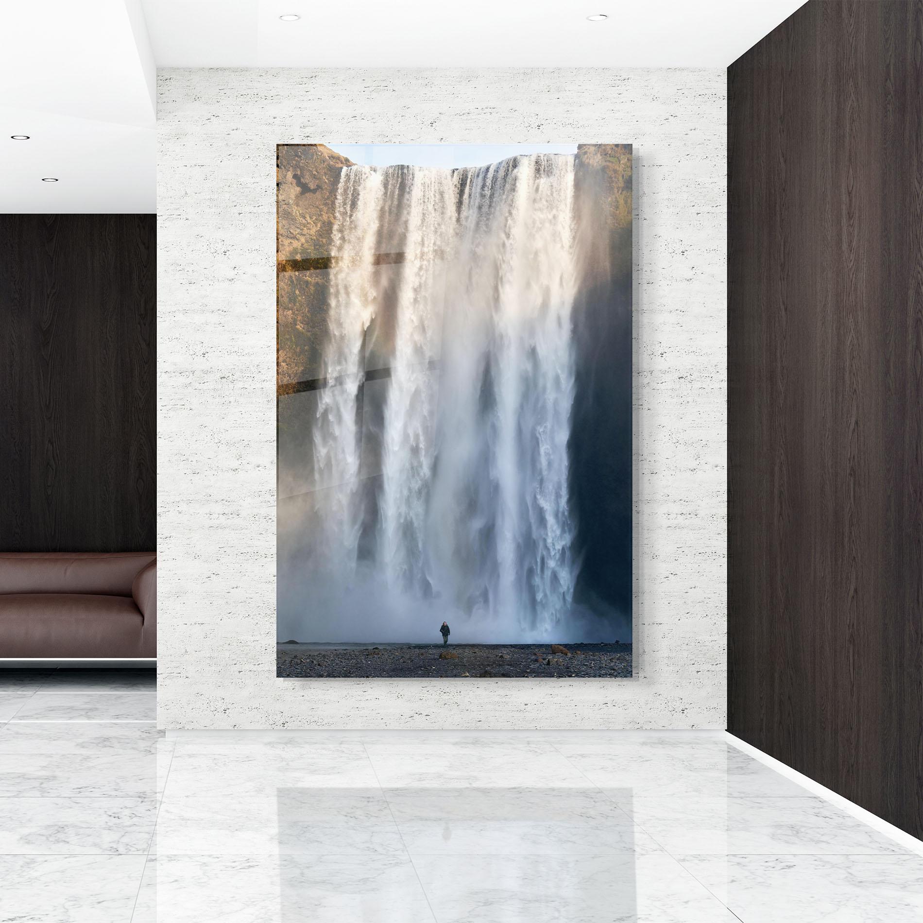 Tablou Sticla Small Man Waterfall mockup 9