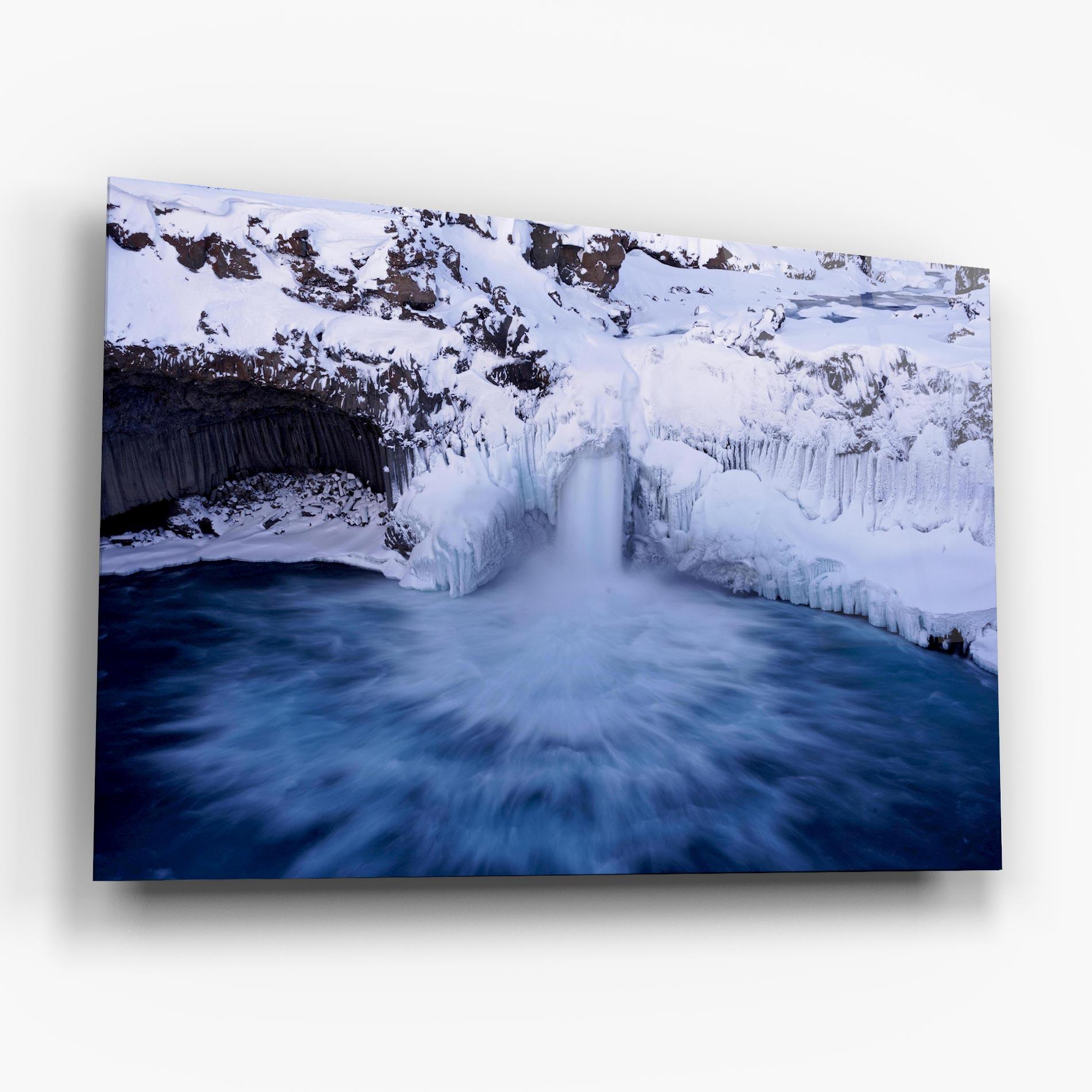Tablou Sticla Snow Waterfall mockup 6