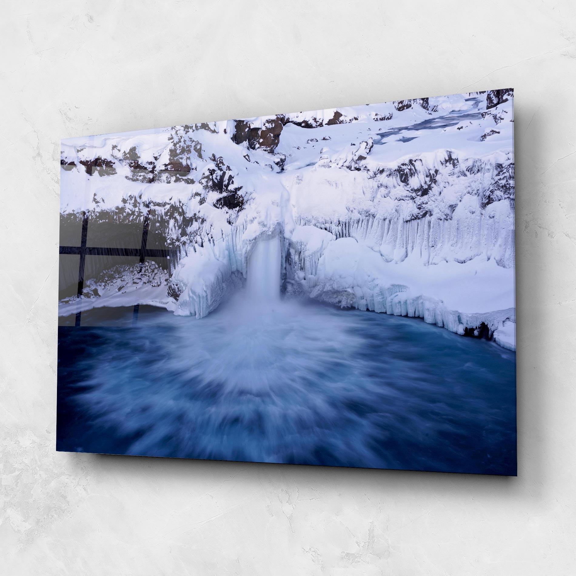 Tablou Sticla Snow Waterfall mockup 1