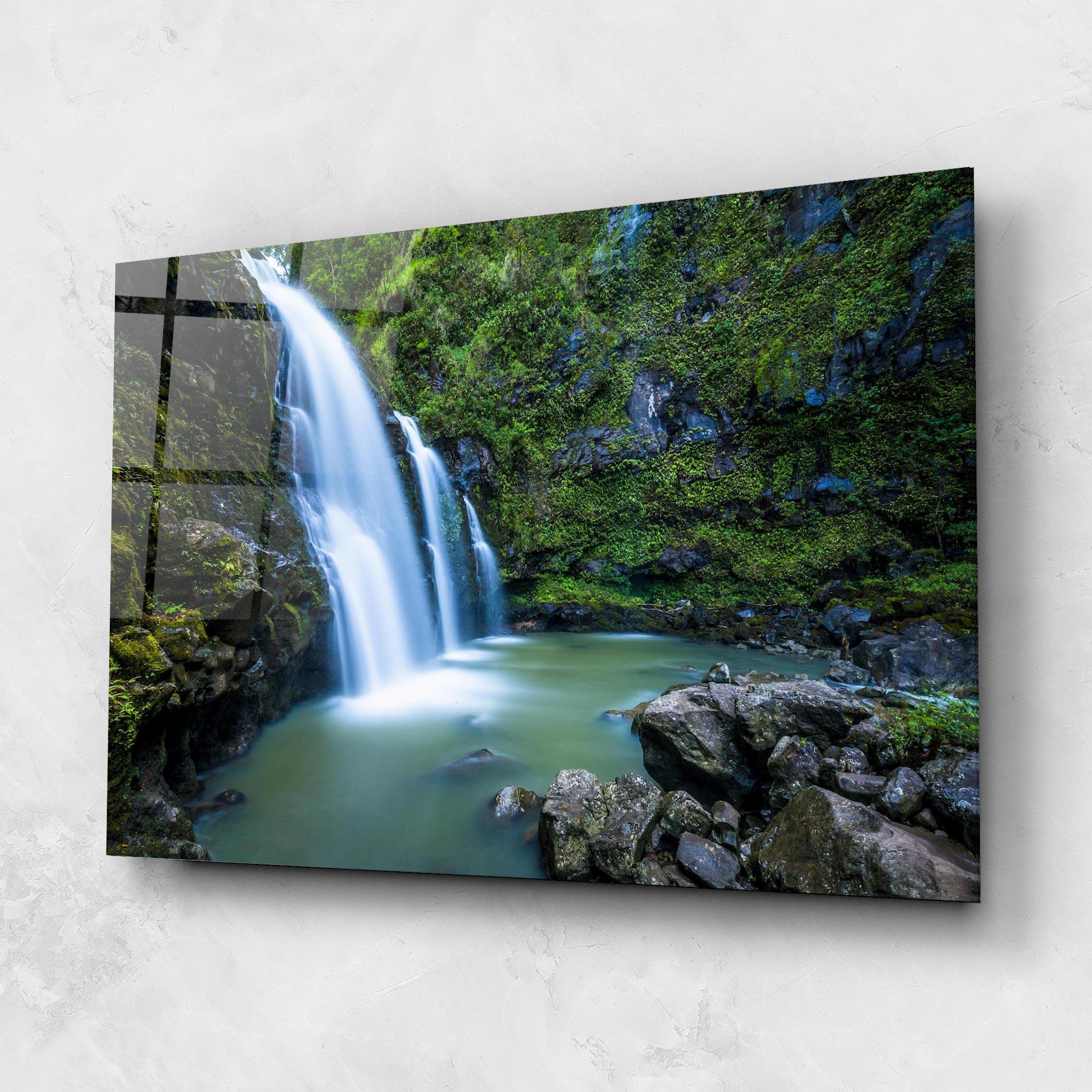 Tablou Sticla Swimming In Waterfall mockup 1