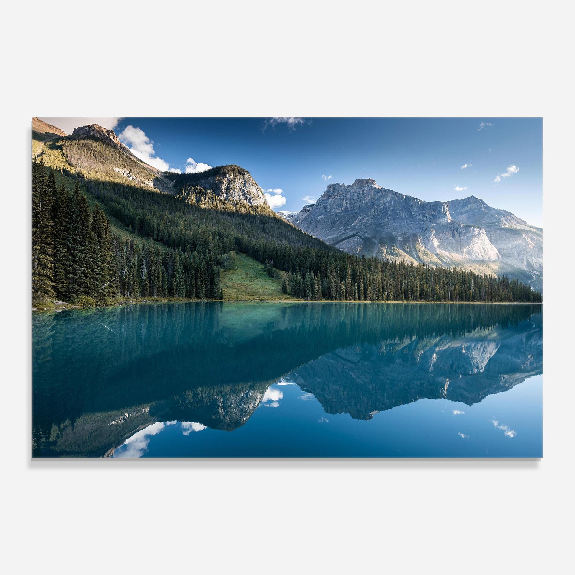 Tablou Sticla Beautiful Emerald Lake mockup 0