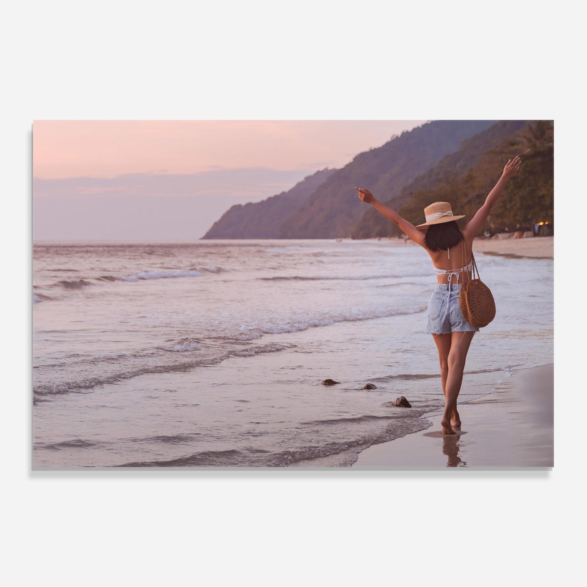 Tablou Sticla Beach Traveler mockup 0