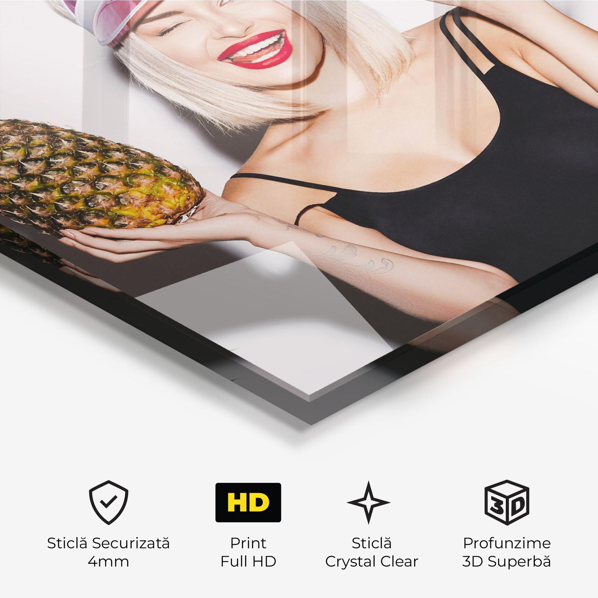 Tablou Sticla Blonde Woman mockup 3