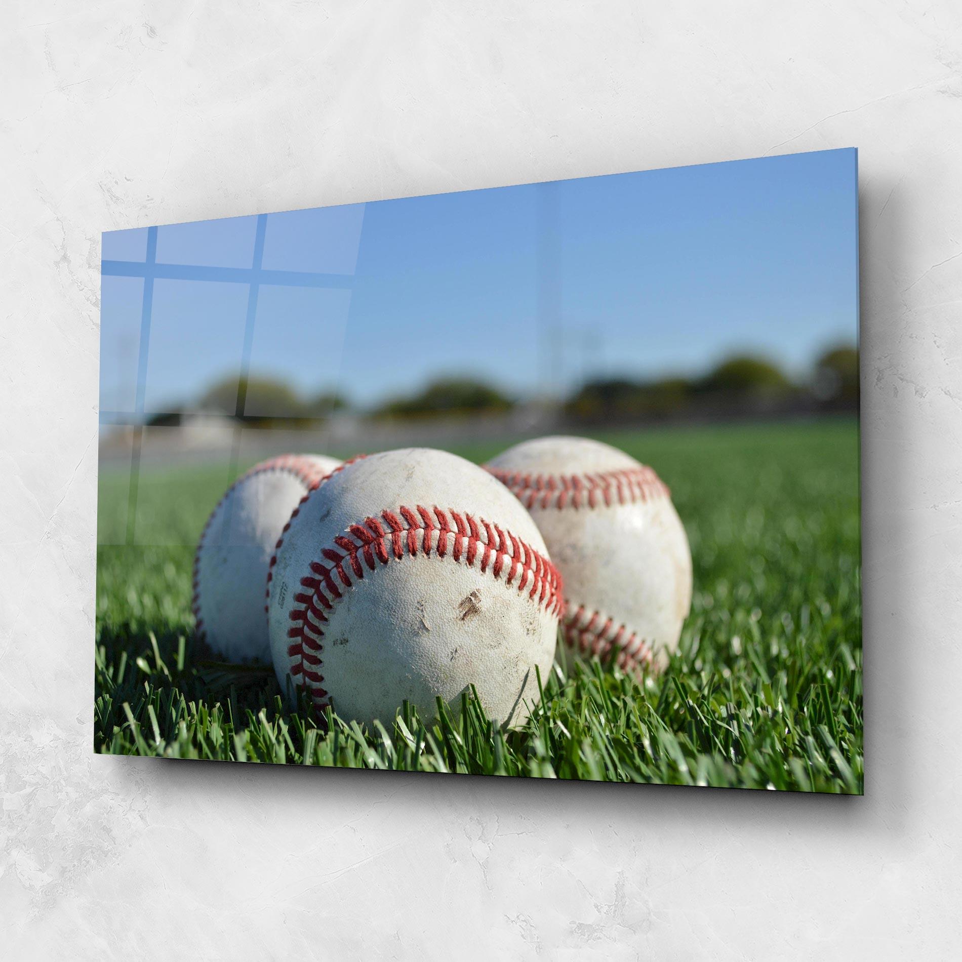 Tablou Sticla Baseball Ball In Grass mockup 1