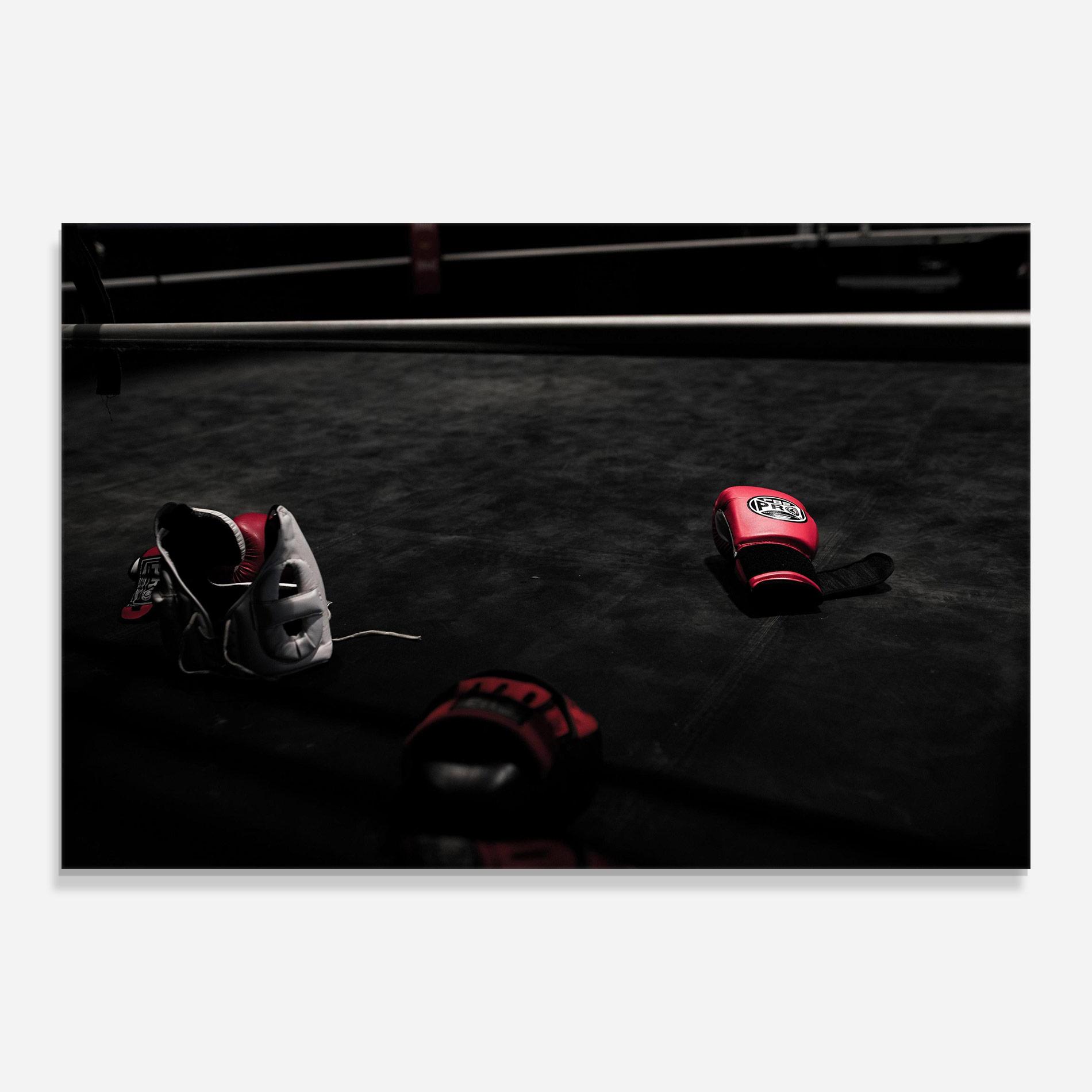 Tablou Sticla Ring Gloves mockup 0