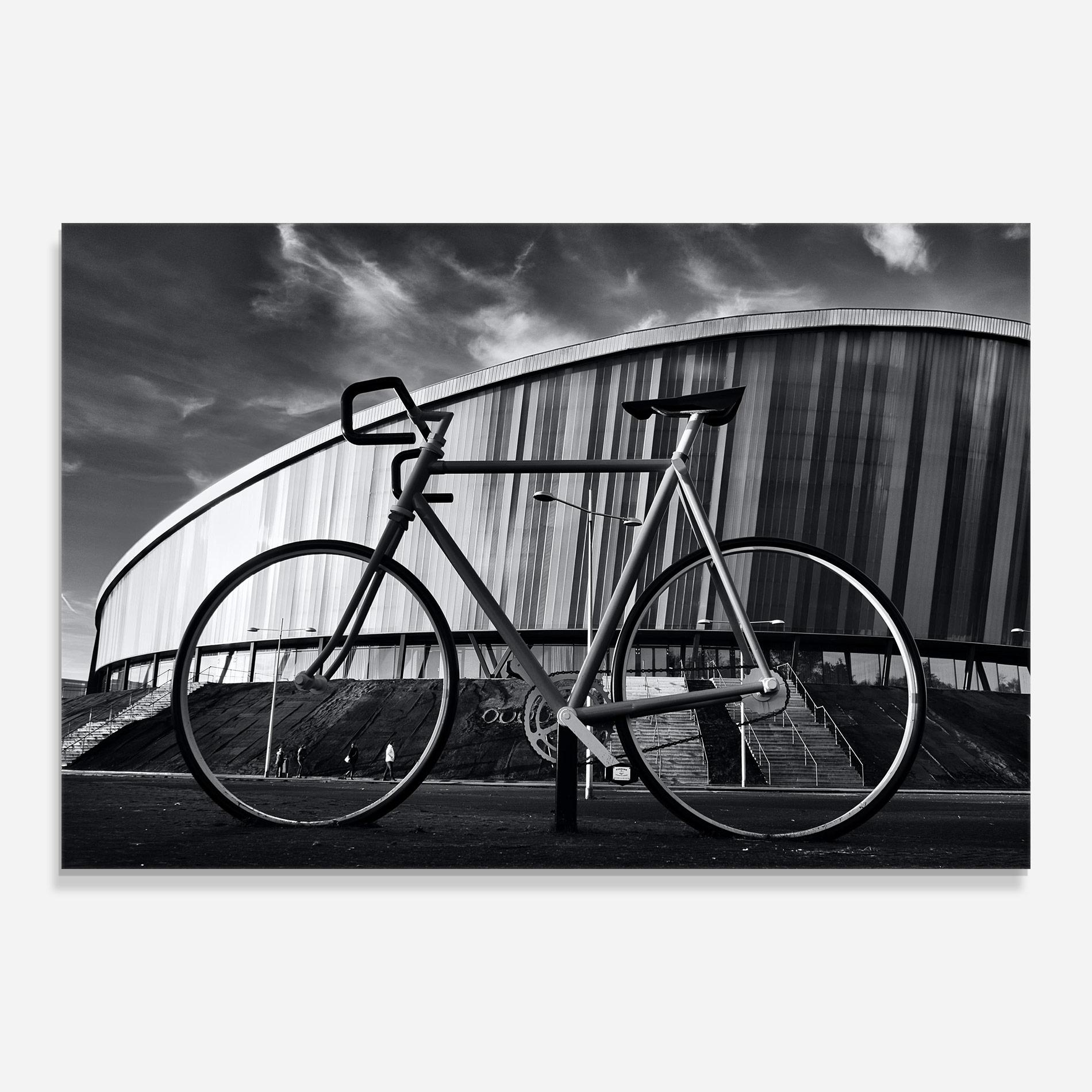 Tablou Sticla Big Grey Bike mockup 0