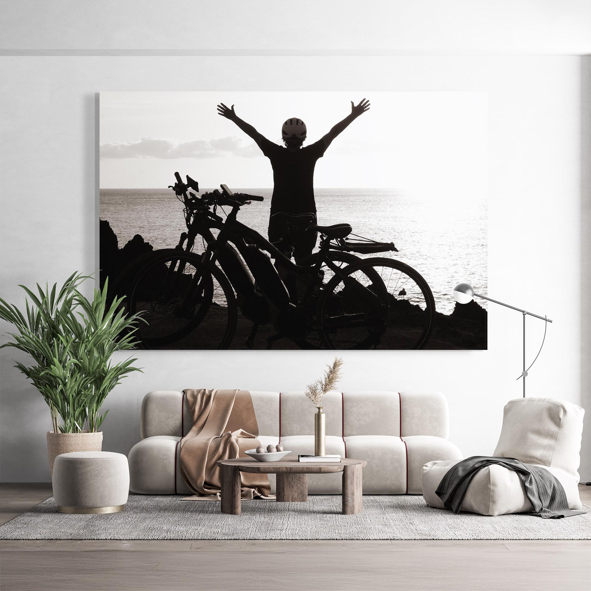 Tablou Sticla Facing Sea Woman mockup 9