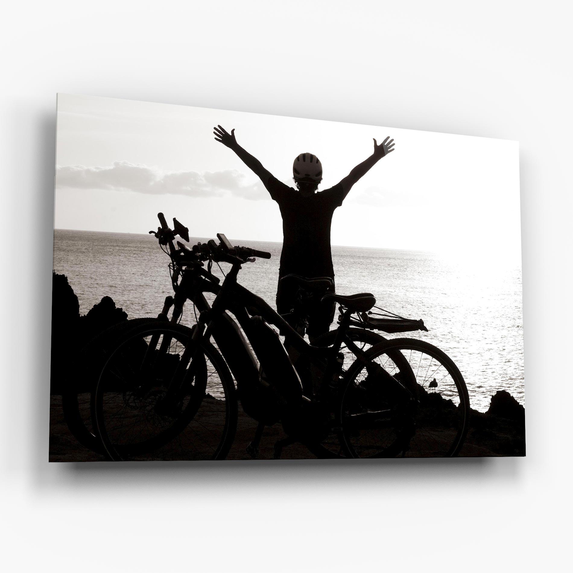 Tablou Sticla Facing Sea Woman mockup 6