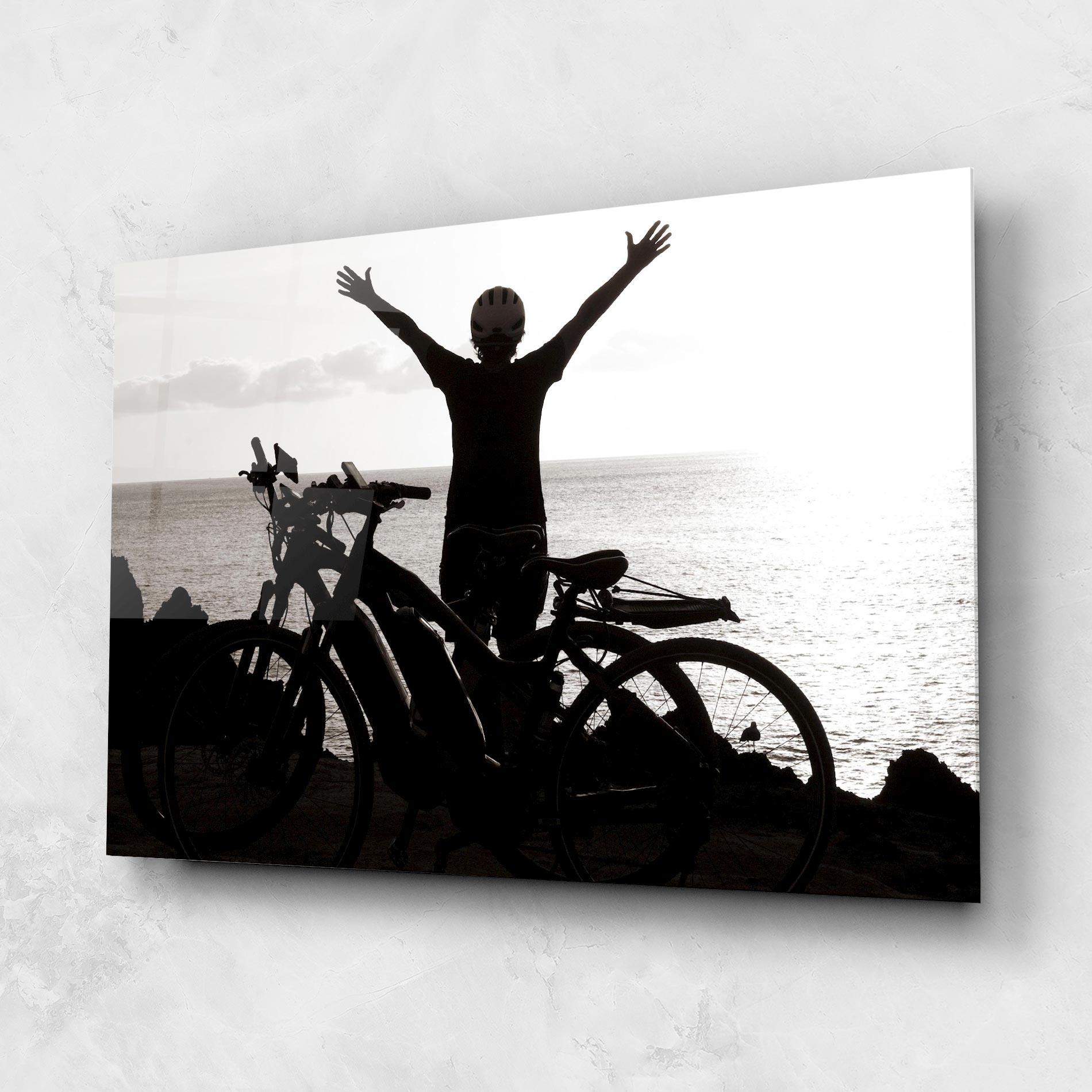 Tablou Sticla Facing Sea Woman mockup 1