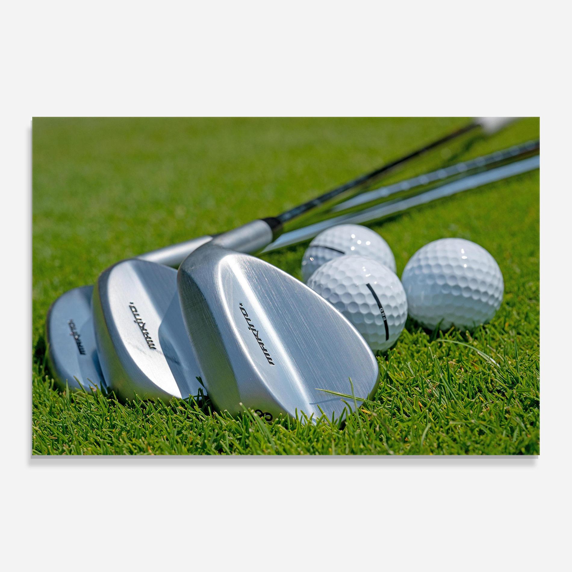 Tablou Sticla Golf Club On Grass mockup 0