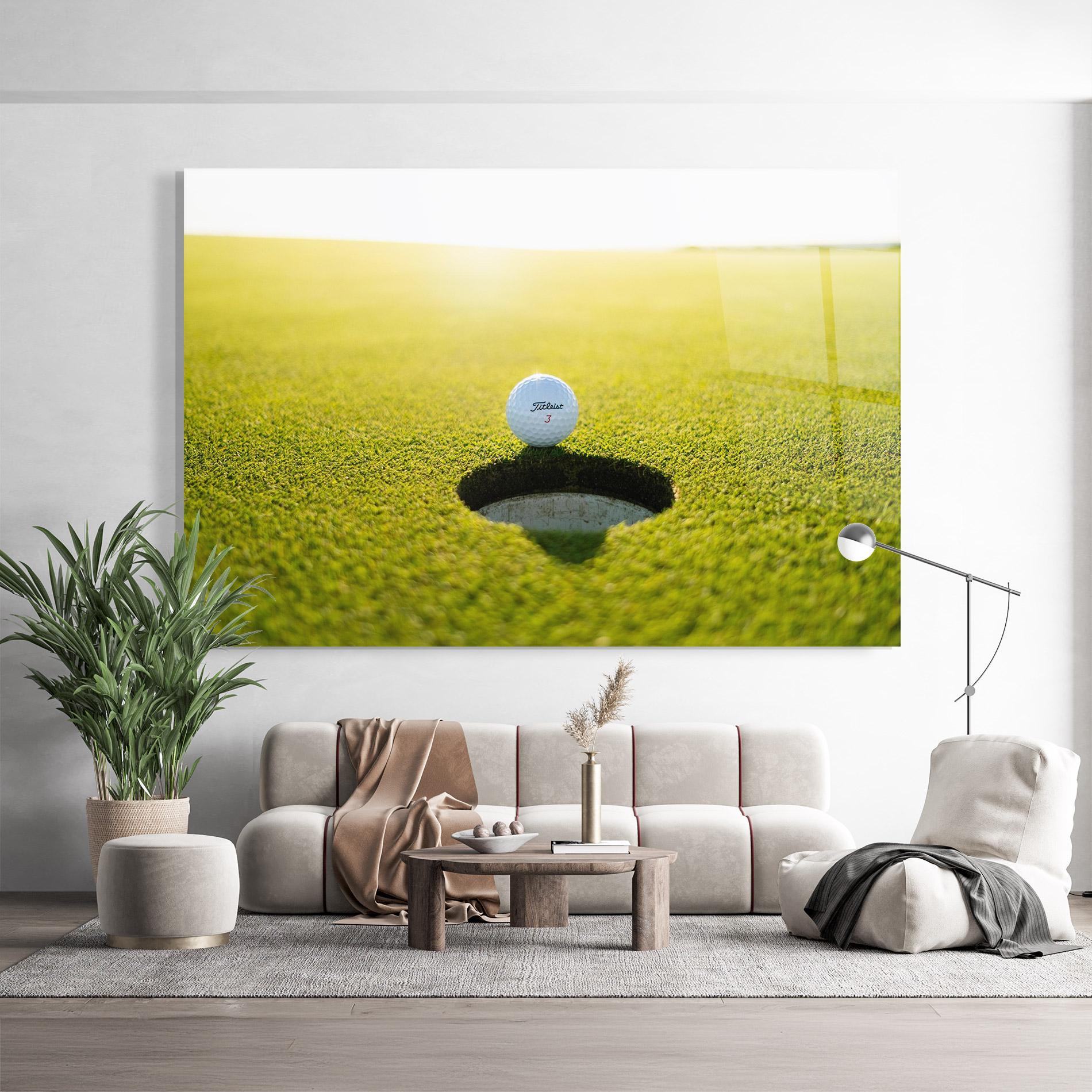 Tablou Sticla Golf Ball Close To Fall mockup 9